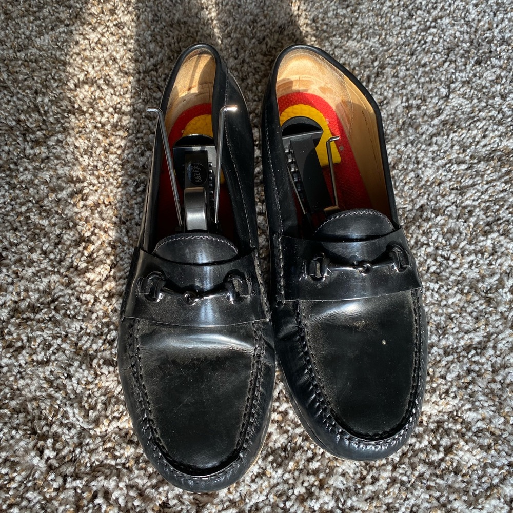 Black dress shoes